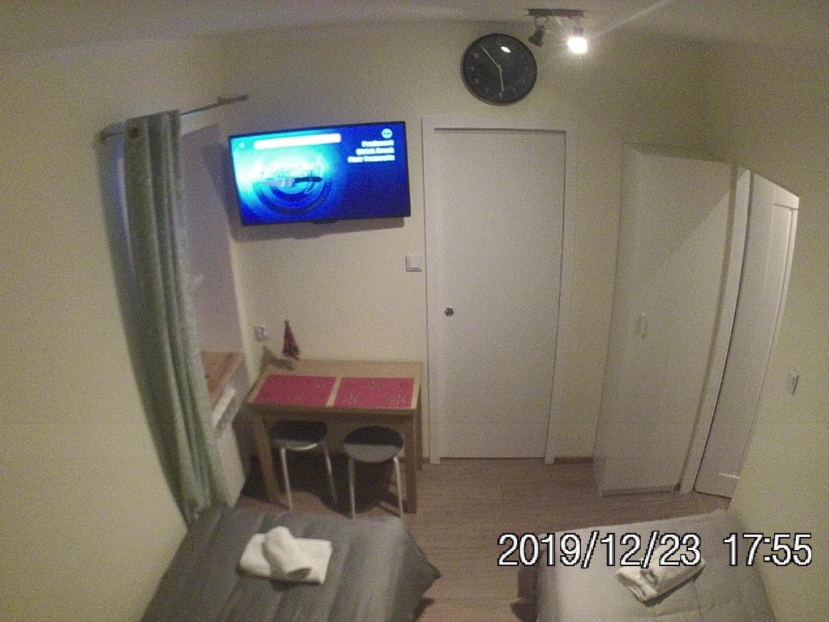 Rent0Nline Brwinow Rooms Екстер'єр фото