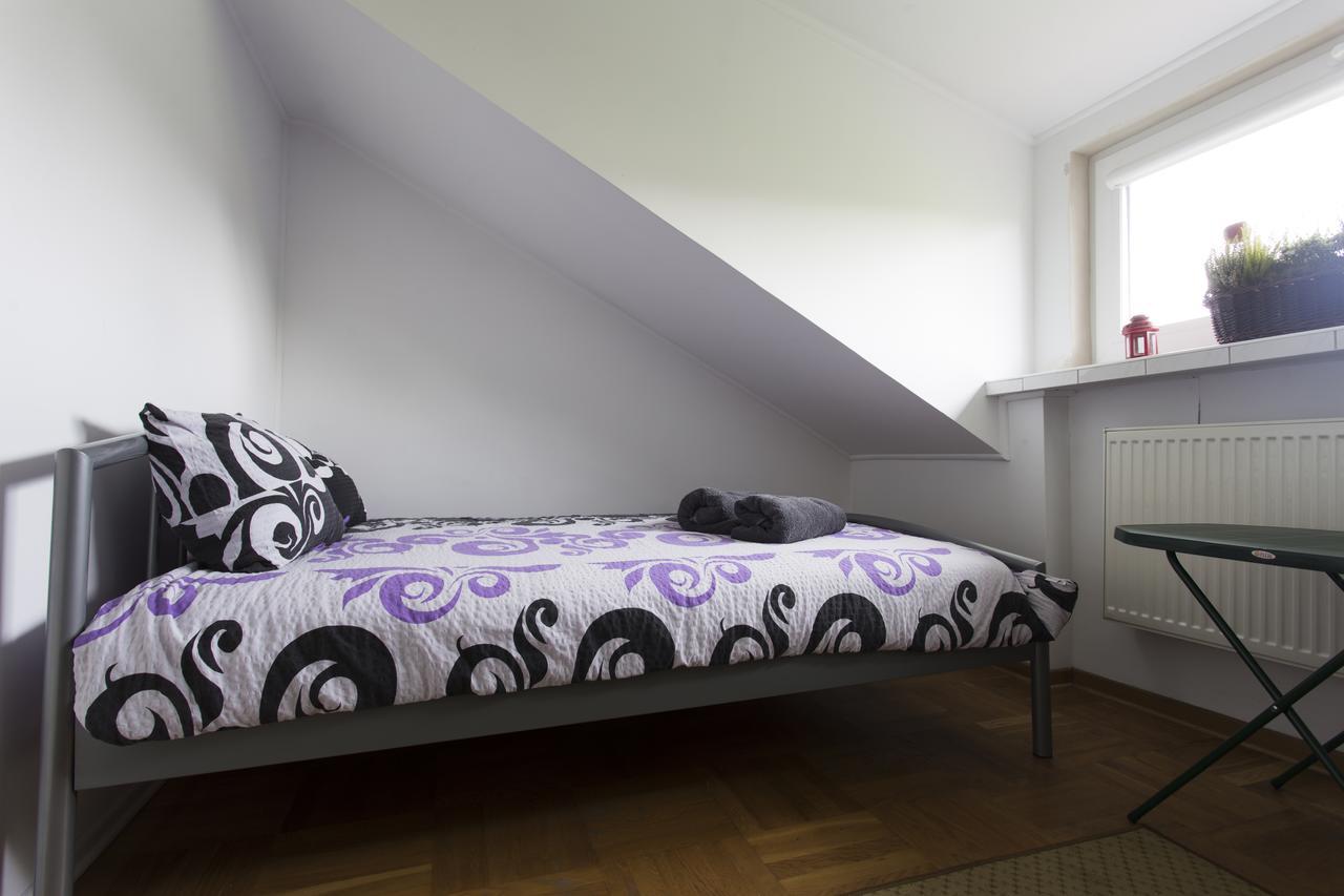 Rent0Nline Brwinow Rooms Екстер'єр фото