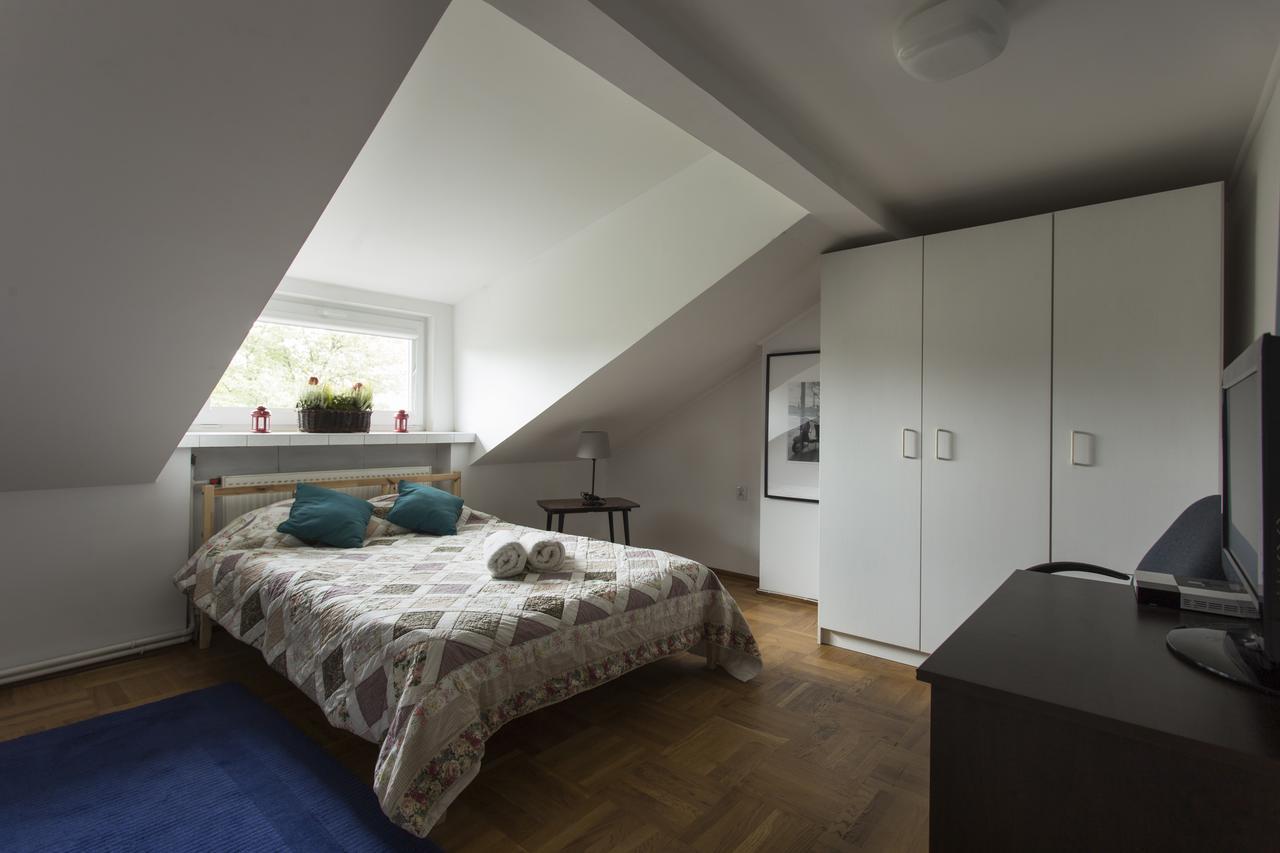 Rent0Nline Brwinow Rooms Екстер'єр фото