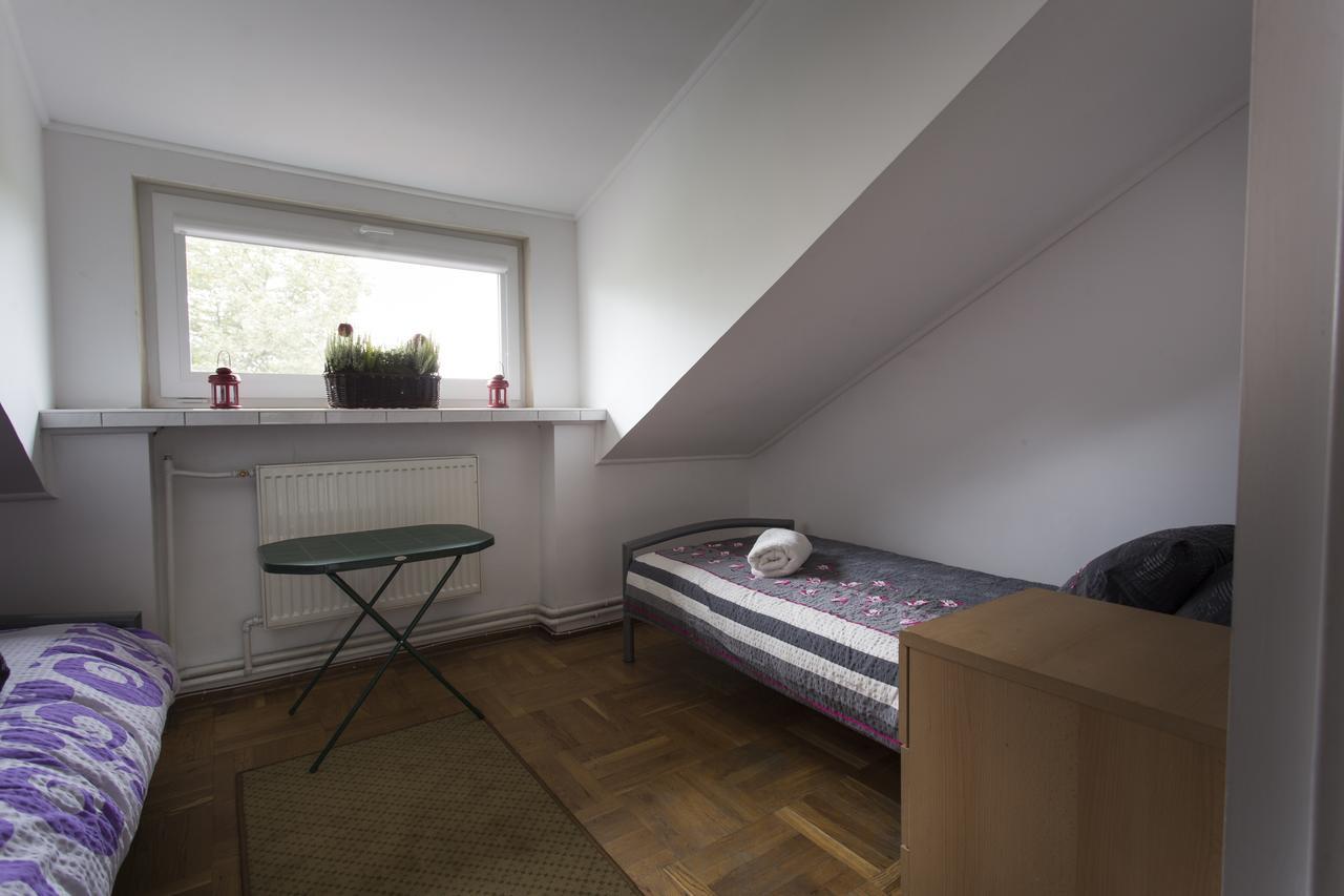 Rent0Nline Brwinow Rooms Екстер'єр фото
