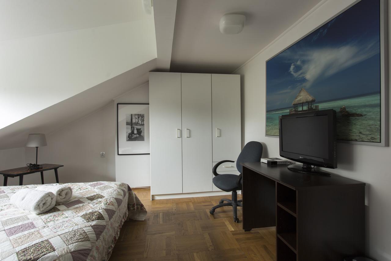 Rent0Nline Brwinow Rooms Екстер'єр фото