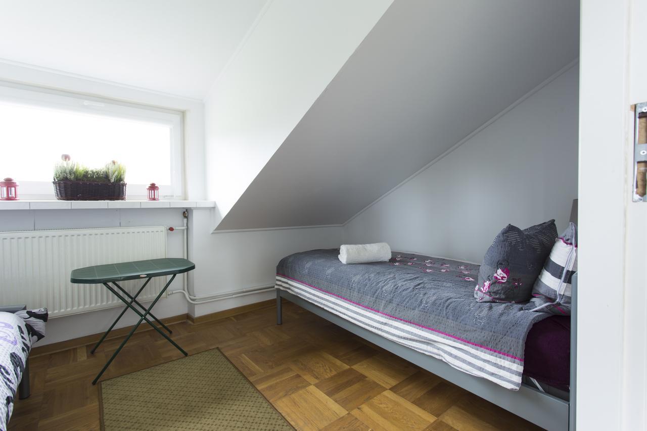 Rent0Nline Brwinow Rooms Екстер'єр фото